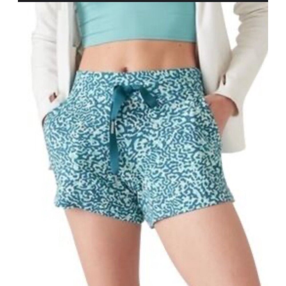 Athleta Balance 4” Shortie Clouded Leopard Blue Size Small‎ NWT